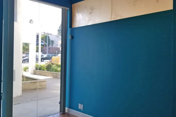 8490 Santa Monica Blvd, West Hollywood, CA 90069